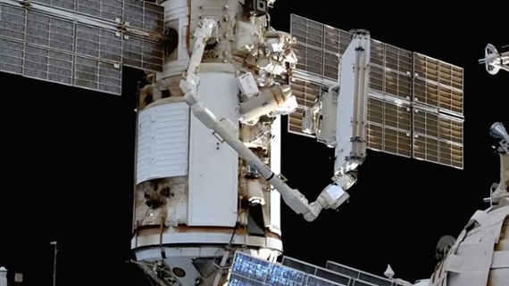 Russian cosmonauts relocate radiator on station spacewalk