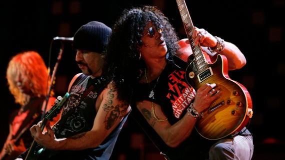 “The substance issues and drama negatively impacted Velvet Revolver. But there was the ‘dangerous band’ element. That came across in a song like Slither”: Dave Kushner looks back on his guitar partnership with Slash – and writing the Sons of Anarchy theme