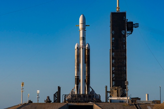 SpaceX's Falcon Heavy rocket launches tonight!