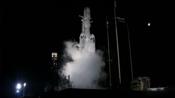 SpaceX scrubs record-breaking Falcon Heavy rocket launch