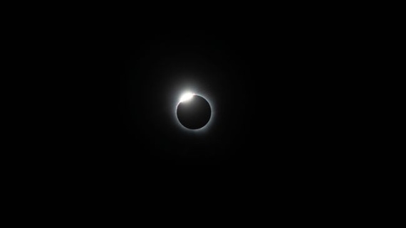 I proposed to my fiancée under the diamond ring of totality