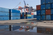 Dockworkers union suspends contract negotiations