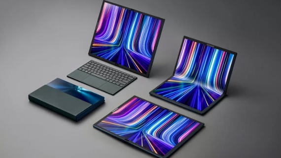 Asus debuts a 17-inch folding laptop