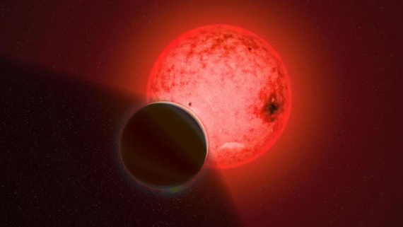 'Forbidden planet' orbits a strangely tiny star