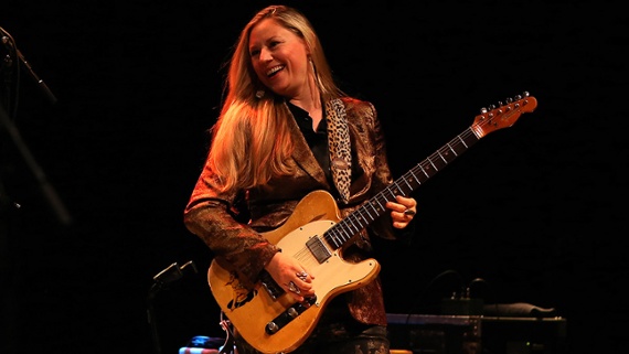 Joanne Shaw Taylor lesson: what you can learn from one of the freshest players in blues