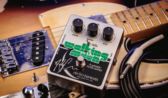 EHX joins forces with Andy Summers to create the new Walking on the Moon signature flanger pedal