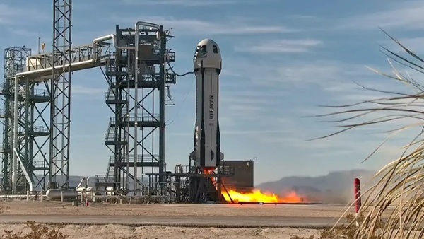 Blue Origin mimics moon gravity on suborbital flight (video)