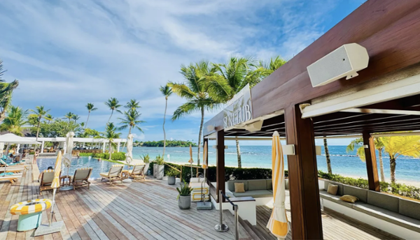 Discreet, Yet Powerful: How Minitas Beach Club Achieves Precision Sound