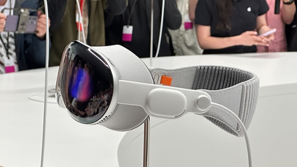 We're learning much more about the Apple Vision Pro