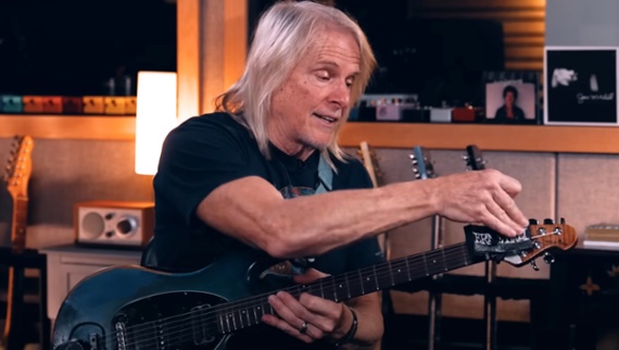 "A sports doctor looked at it and he was laughing at me": Steve Morse reveals how his struggle with arthritis has transformed his technique – and the nifty mod he made to limit the damage to his picking hand