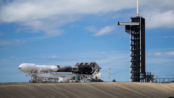 SpaceX rolls out Falcon Heavy rocket for Psyche launch