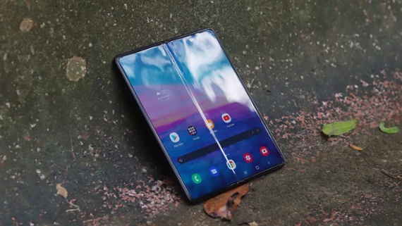 Google and Samsung foldable phone screen sizes leak out