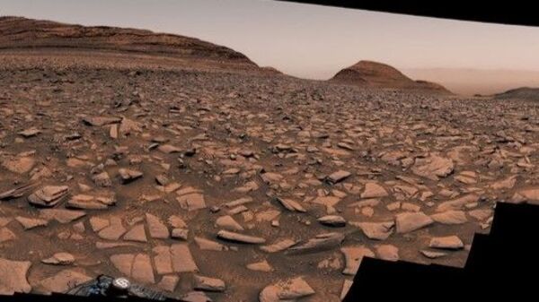 Curiosity rover captures strange sulfur stones in 360 view