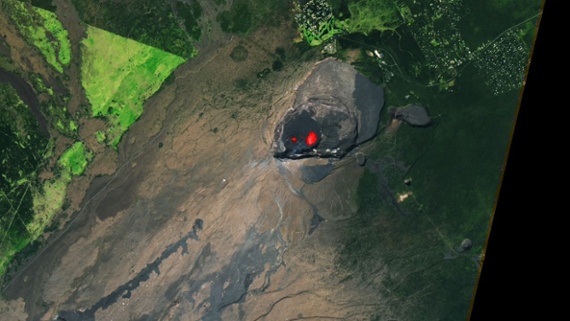 Satellite spots glowing lava in erupting Hawaiian volcano
