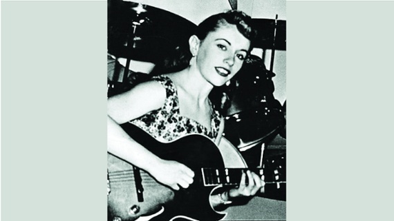 “If you know your chords, you can pick up anything onstage”: Carol Kaye talks jazz guitar