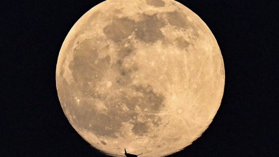 Watch the Full Worm Moon rise in free webcast on March 7