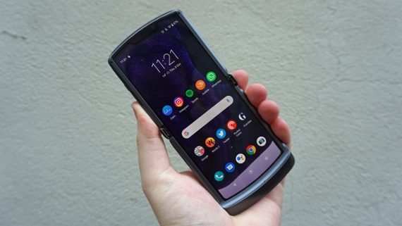 Motorola Razr 2022 may spell trouble for the Galaxy Z Flip 4