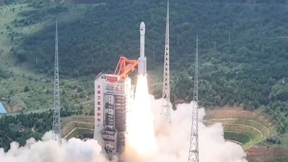 China launches 1st satellites for planned megaconstellation