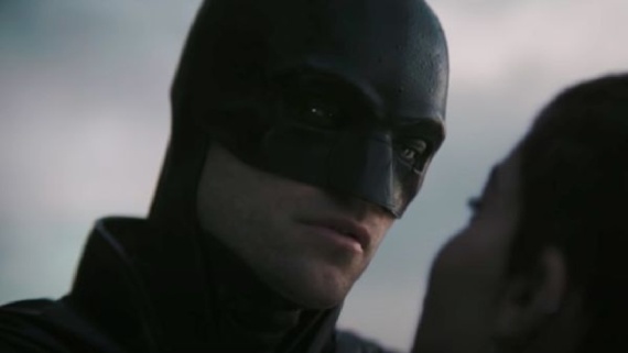 Why Robert Pattinson's Bruce Wayne Doesn't Disguise His Voice When He's Batman, According To Matt Reeves