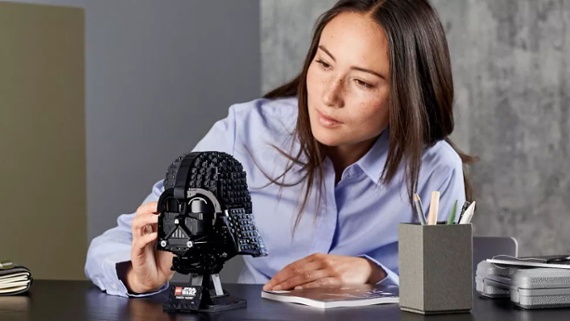 This awesome 834-piece Lego Darth Vader helmet is 20% off at Amazon
