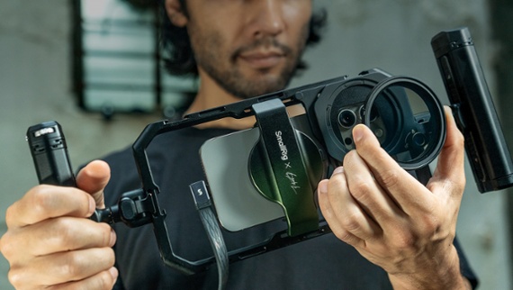 SmallRig teams up with Brandon Li once more to design the ultimate rig for phone filmmakers