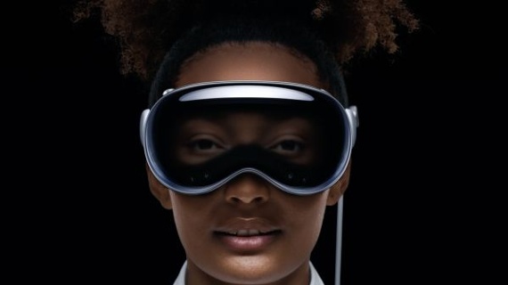 New Apple Vision Pro XR headset puts the Quest Pro to shame