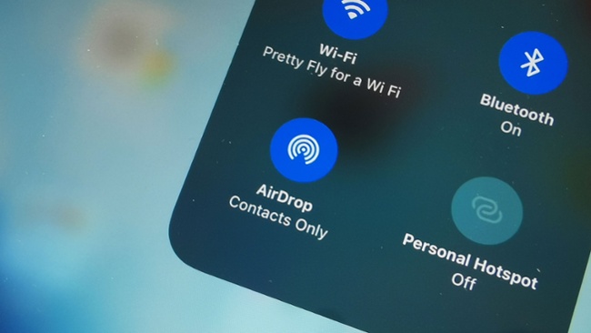 The EU could put AirDrop and AirPlay on Android