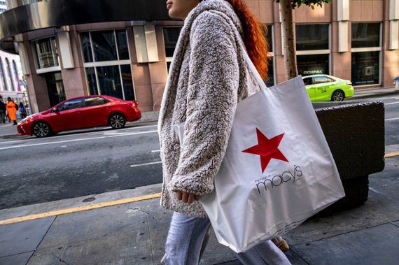 Macy's earnings delay amid employee theft investigation