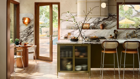 Joanna Gaines' outdated mid-century modern kitchen remodel is the best example of 'old money' style I have ever seen