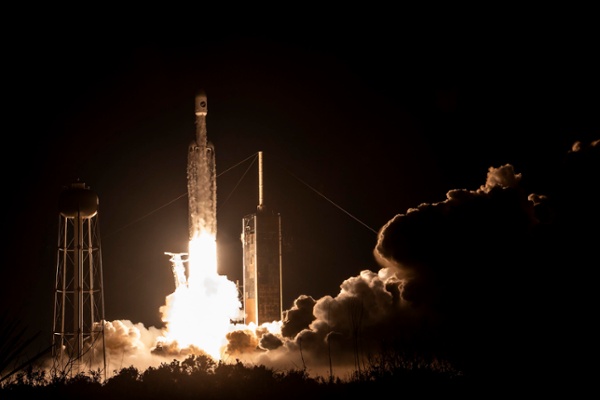 SpaceX Falcon Heavy launches X-37B space plane (finally)