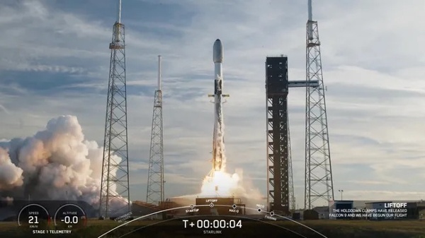 SpaceX launches 21 Starlink satellites to orbit from Florida