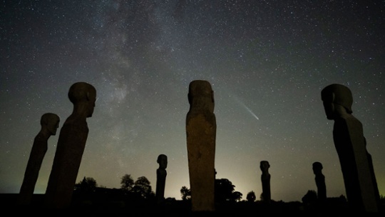 These amazing images will make you want to photograph Comet Tsuchinshan-ATLAS, before it's too late