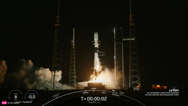 SpaceX launches 5 giant BlueBird smartphone satellites