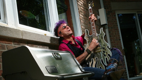 “You’ve got to be an open page”: Jim Peterik talks songwriting on GP’s No Guitar Is Safe podcast