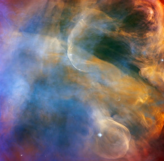 Hubble Space Telescope paints stellar outflows in new portrait of the Orion Nebula