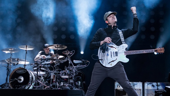 Hear Edging, Blink-182's first new song with Tom DeLonge in 10 years