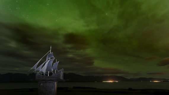 'Absolutely bonkers' aurora lights up the sky above Iceland