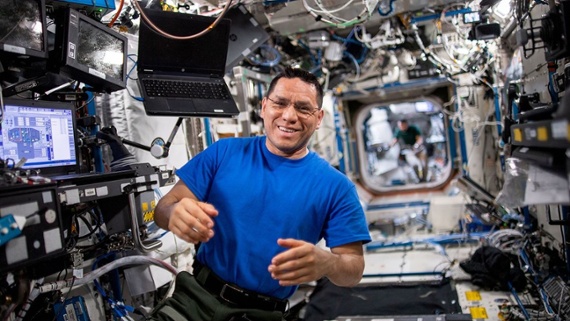 Astronaut Frank Rubio breaks US record in space