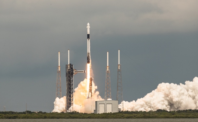 FAA clears SpaceX to resume Falcon 9 rocket launches