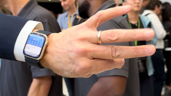 I tried Apple Watch 9 double tap and I was blown away