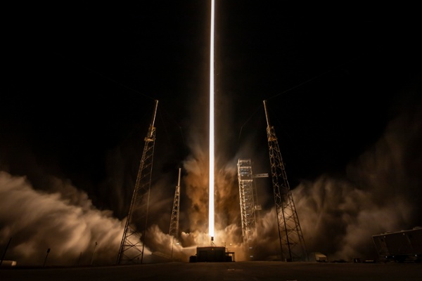 SpaceX launches Sweden's Ovzon 3 internet satellite (video)