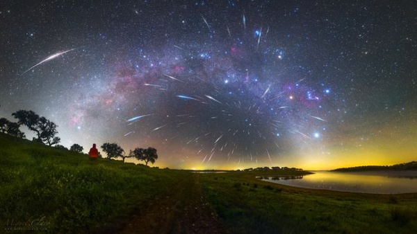 Geminid meteor shower fills the sky with 'shooting stars'