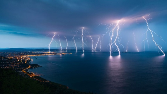 Why does lightning zigzag?