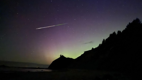 Perseids and northern lights excite Stargazers worldwide