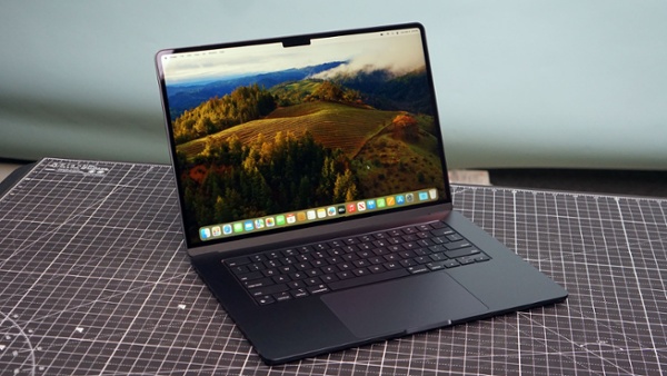The 15-inch M3 MacBook Air is all about speed and space
