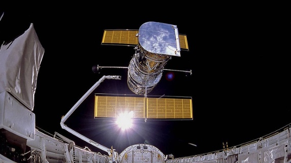 New plan to rescue Hubble may also target space junk