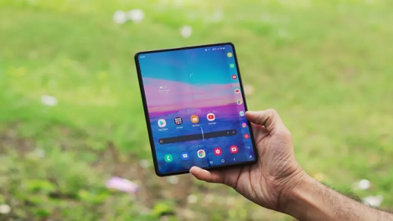 A new rumor points to a mystery Samsung foldable