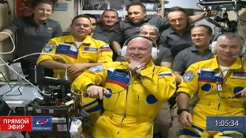 Russia dismisses reports that cosmonauts' yellow and blue flight suits referred to Ukraine