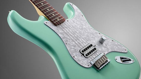 Fender Limited Edition Tom DeLonge Stratocaster review