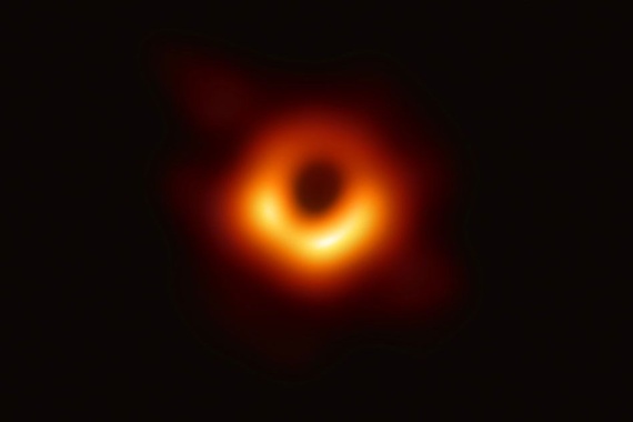 1st black hole imaged is confirmed to be spinning